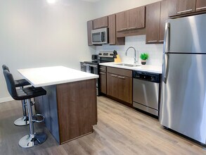 1400 E Walnut St in Des Moines, IA - Building Photo - Building Photo