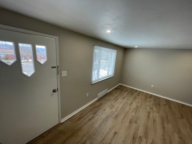 3200 Overlook Dr in McKeesport, PA - Building Photo - Building Photo