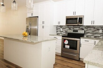 8406 N Semmes St in Tampa, FL - Building Photo - Building Photo