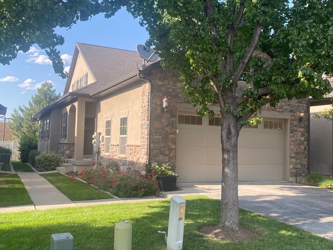 property at 224 W Bellano Way