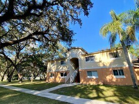 3670 N 56th Ave in Hollywood, FL - Building Photo