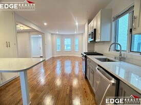 24 Dexter Ave, Unit 1 in Watertown, MA - Building Photo