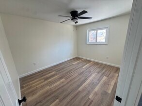 16 Intervine Pl, Unit 1 in Cincinnati, OH - Foto de edificio - Building Photo