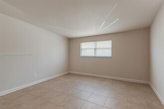 3350 NE 33rd St in Fort Lauderdale, FL - Building Photo - Building Photo