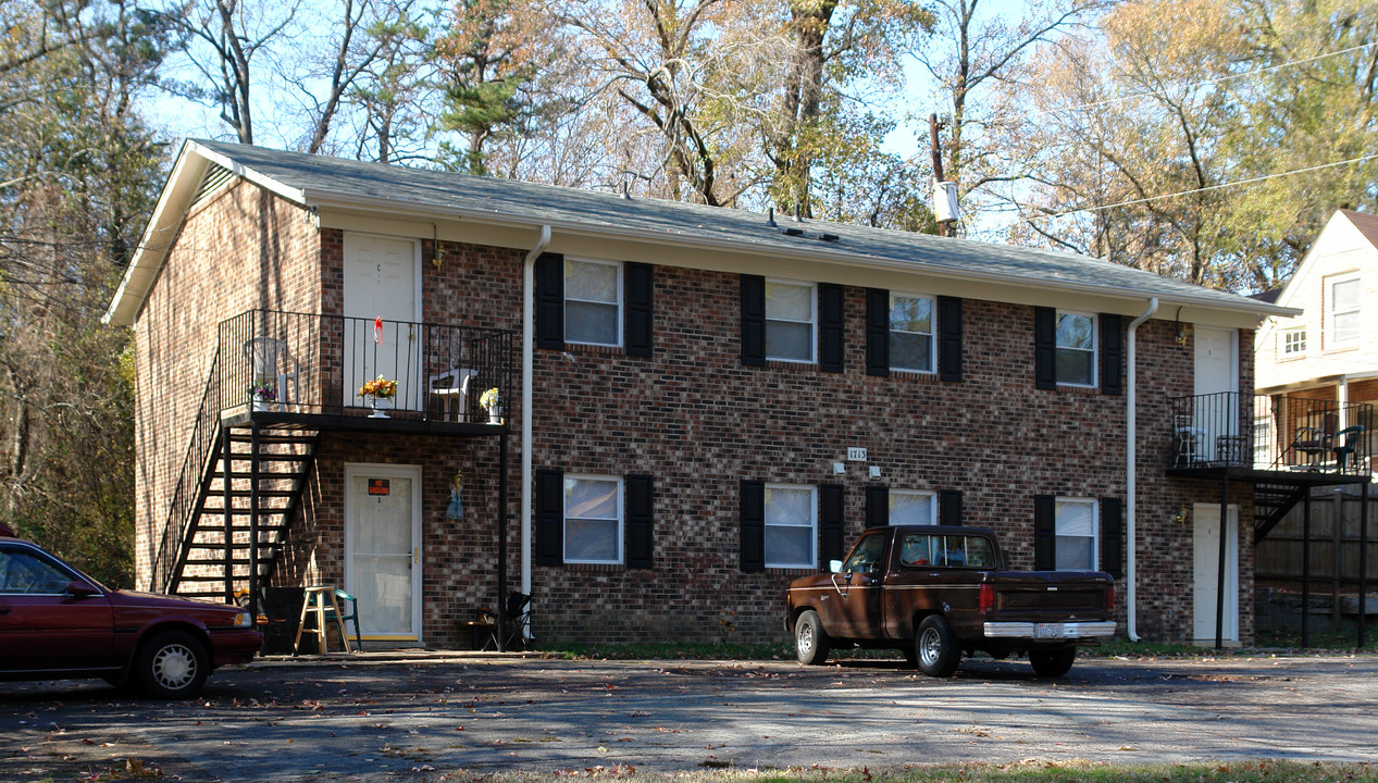 1713 Rosetta Dr in Durham, NC - Foto de edificio