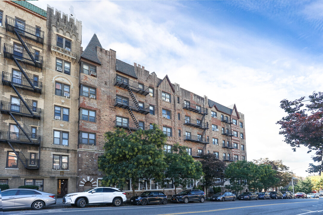 Crestwood in Brooklyn, NY - Building Photo