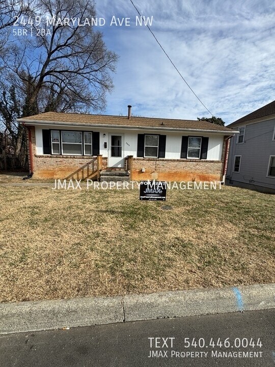 2449 Maryland Ave NW in Roanoke, VA - Building Photo