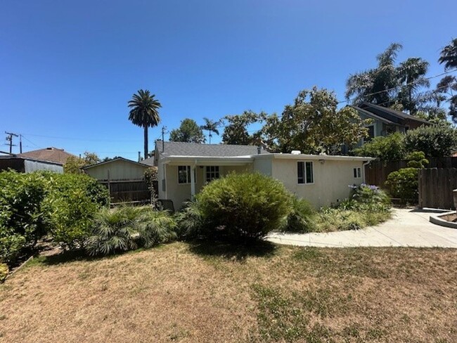 417-417-417-412 Dibblee Ave in Santa Barbara, CA - Building Photo - Building Photo