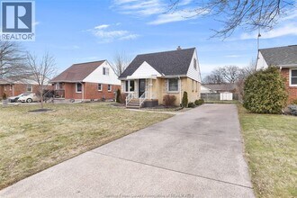 846 Laporte Ave in Windsor, ON - Building Photo - Building Photo