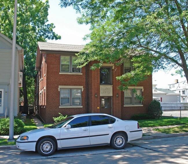1108 Wisconsin Ave in Racine, WI - Foto de edificio - Building Photo