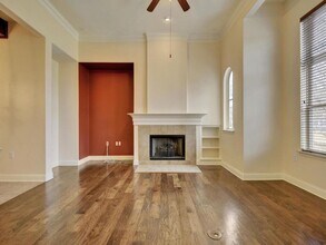 2009 Antone St in Austin, TX - Building Photo - Building Photo