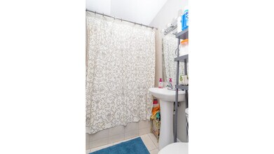 5412 N Campbell Ave-Unit -G in Chicago, IL - Foto de edificio - Building Photo