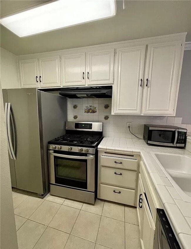 property at 700 W La Veta Ave
