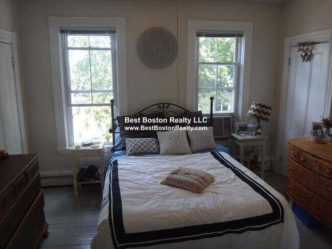 423 Franklin St in Cambridge, MA - Building Photo - Building Photo