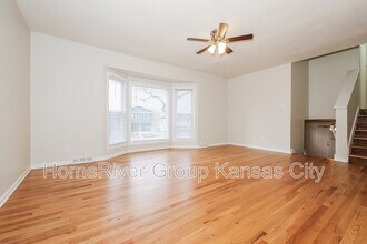12818 E 50th Terrace in Independence, MO - Foto de edificio - Building Photo