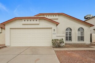 8810 W Grovers Ave in Peoria, AZ - Building Photo
