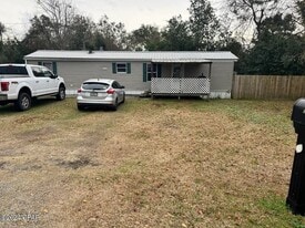 20826 NE Dan Parrish Rd in Blountstown, FL - Building Photo