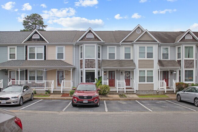 1204 Palmerton Dr in Newport News, VA - Building Photo - Building Photo