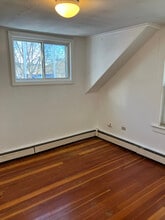 18 Center St in Wolfeboro, NH - Foto de edificio - Building Photo