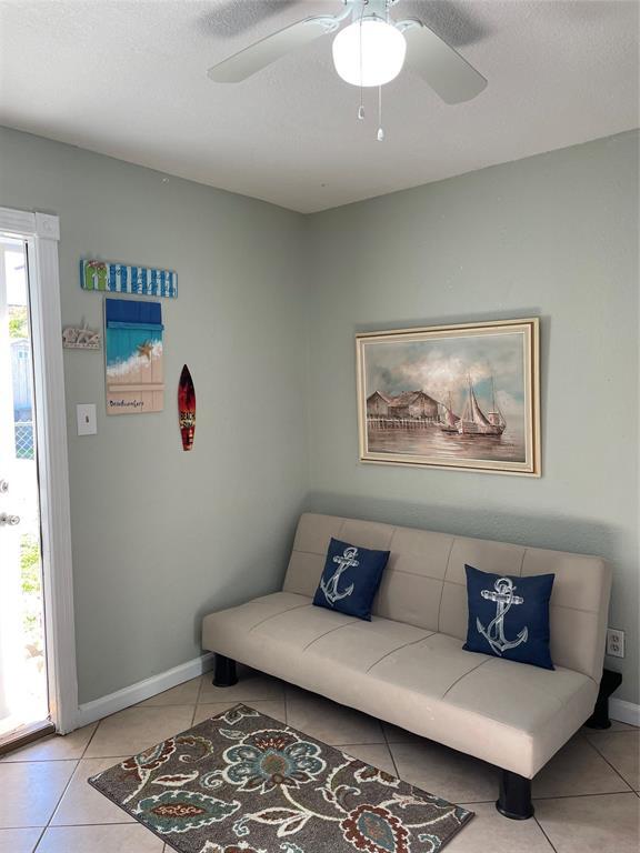 715 31st St-Unit -Rear in Galveston, TX - Building Photo - Building Photo