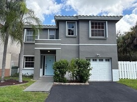 11567 N Open Ct, Unit HOUSE in Hollywood, FL - Building Photo