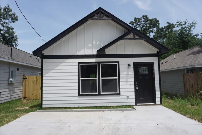 property at 11652 Vistawood St