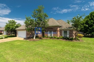 402 Montrose Pl in Brandon, MS - Foto de edificio - Building Photo