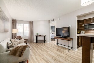 ReVi Worthington Crossing in Columbus, OH - Building Photo