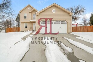 26 E Woodfield Dr in Pataskala, OH - Building Photo