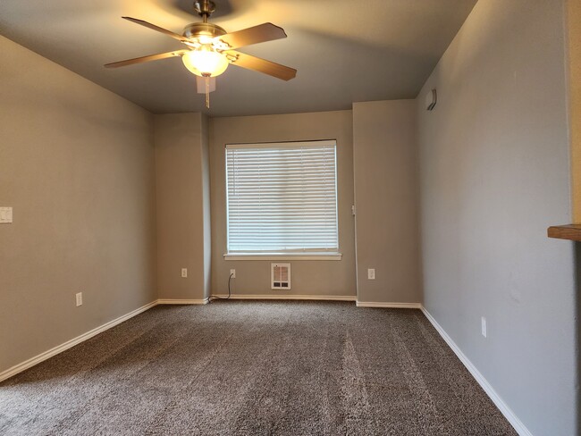 912 E Georgia Ave in Nampa, ID - Building Photo - Building Photo