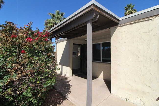 903 S Kenwood Cir-Unit -2 in Tempe, AZ - Building Photo - Building Photo