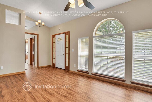 10411 Myakka Dr in Clermont, FL - Foto de edificio - Building Photo