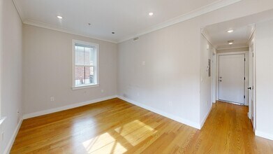 103 Porter St, Unit #4 in Boston, MA - Building Photo - Building Photo