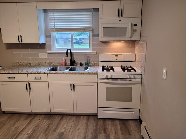 21119 Albion Rd in Strongsville, OH - Building Photo - Building Photo