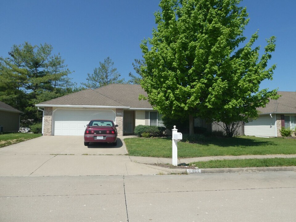 2314 Lichfield Dr in Columbia, MO - Building Photo