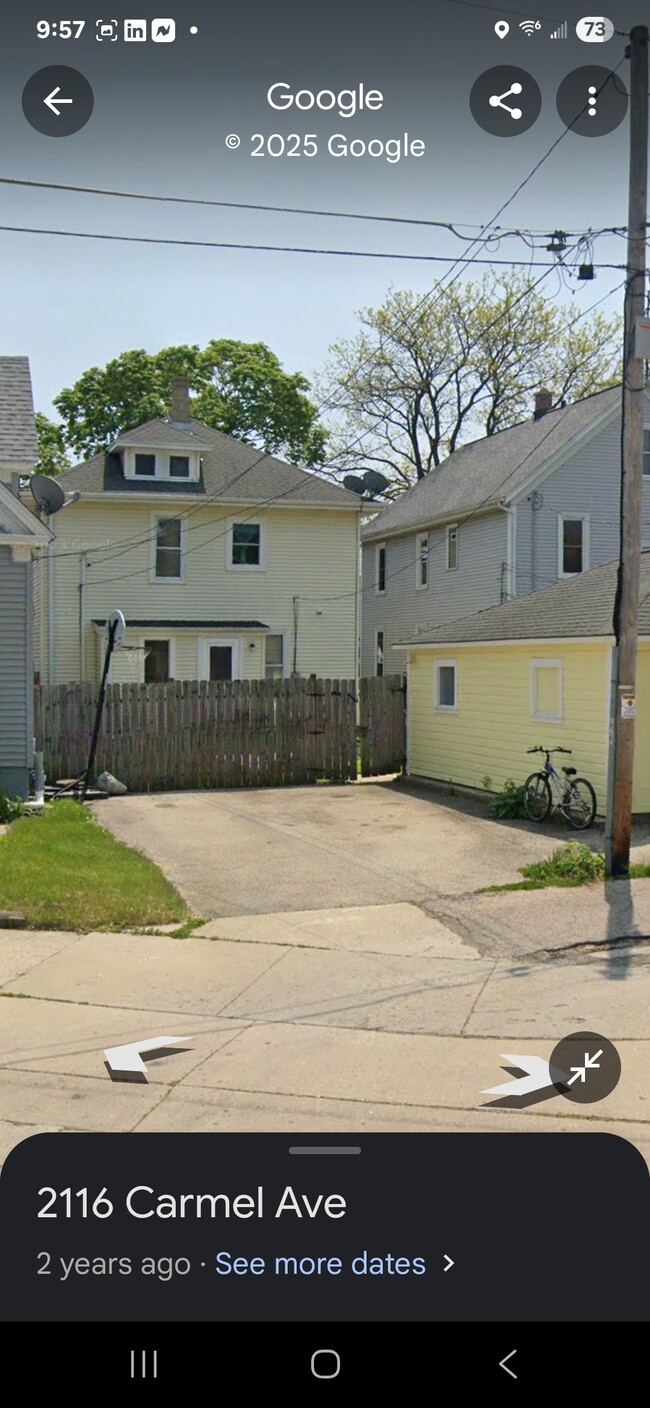 2112 Clarence Ave, Unit Upper