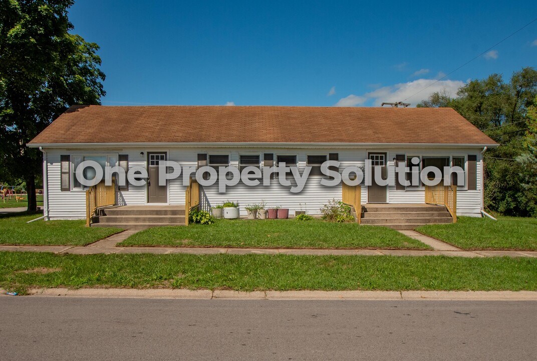 292 Hadley Rd in La Porte, IN - Building Photo