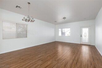5029 Cascade Pools Ave in Las Vegas, NV - Building Photo - Building Photo