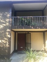 122 Surrey Ln in San Rafael, CA - Building Photo