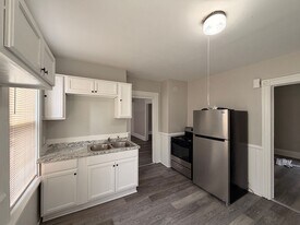 1240 N 43rd St in Milwaukee, WI - Building Photo