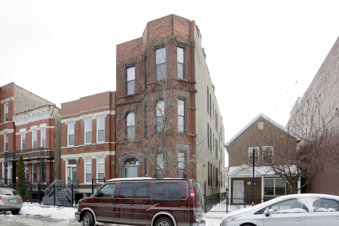 1753 W Erie in Chicago, IL - Foto de edificio
