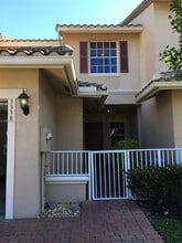 3338 Lakeside Dr in Davie, FL - Building Photo - Building Photo