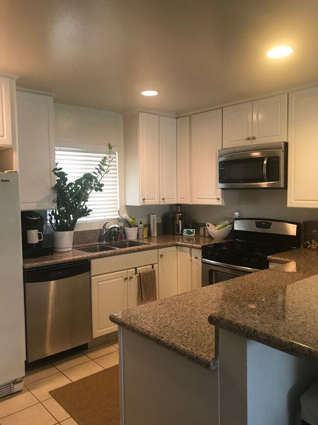 17071 Sims Ln, Unit 103