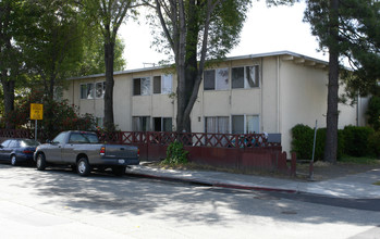 3212 Rolison Rd in Redwood City, CA - Building Photo - Building Photo