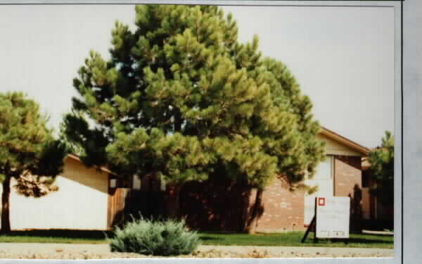 1434 Hover St in Longmont, CO - Foto de edificio