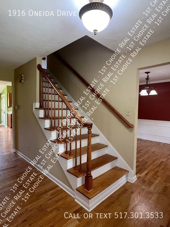 1916 Oneida Dr in Okemos, MI - Building Photo - Building Photo