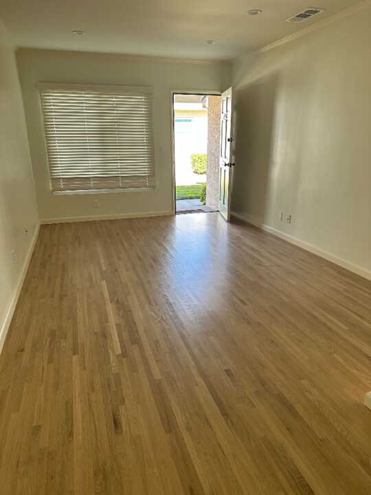 2580-2580 N Brighton St in Burbank, CA - Building Photo