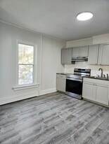 21 Vassar St, Unit 21 Vassar St in Schenectady, NY - Building Photo