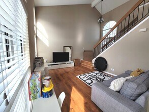 615 Newbury Ln in Schaumburg, IL - Building Photo - Building Photo