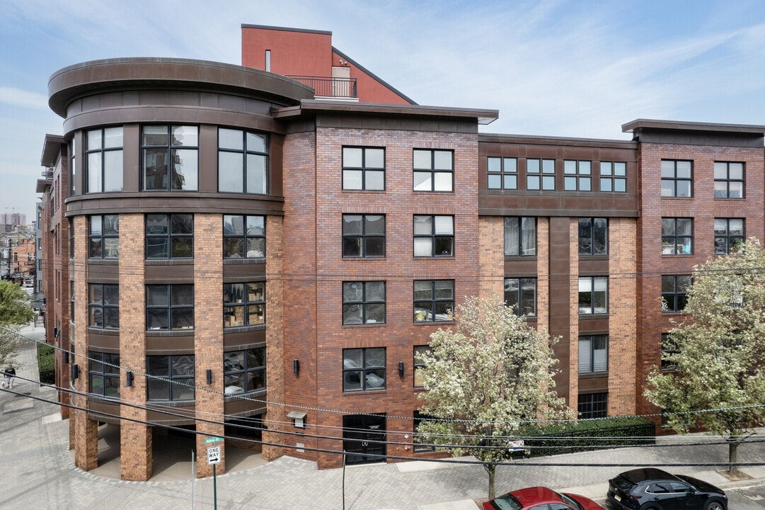 The Oz in Hoboken, NJ - Building Photo